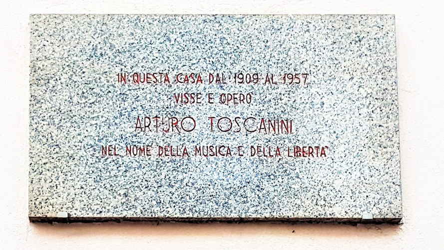 Targa in ricordi di Toscanini