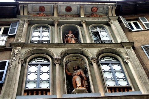 Dettaglio facciata Teatro Ex-Fossati lato Coso Garibaldi